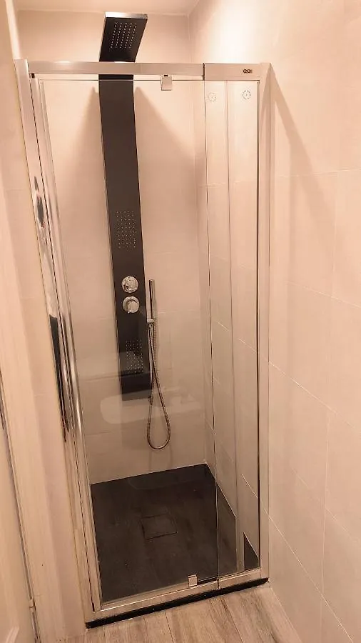 Llança Apartament 0*,  ספרד